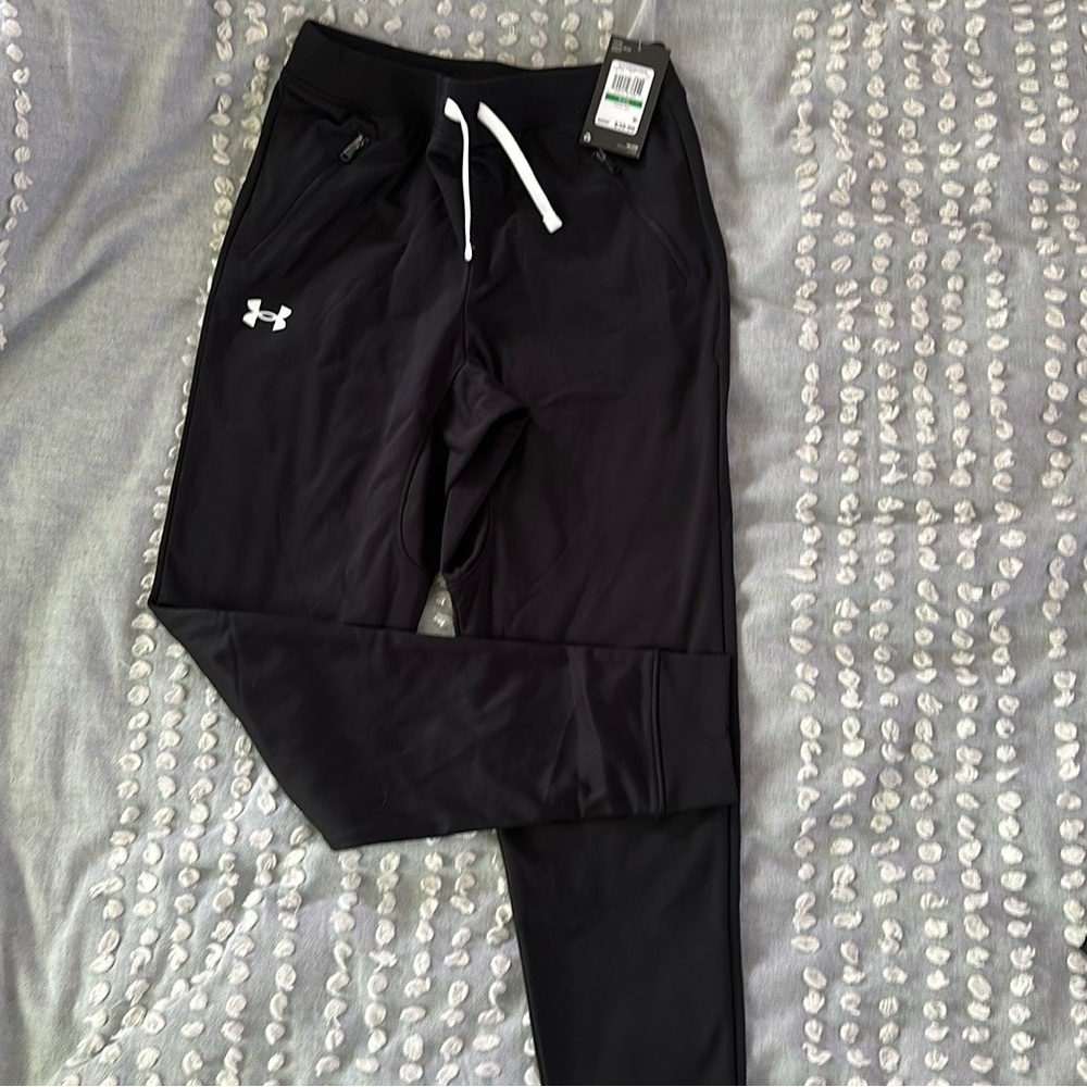 Boys under armor joggers NWT size L